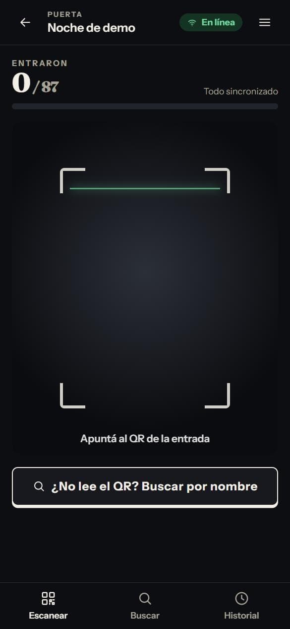 La pantalla de la puerta, oscura, lista para escanear